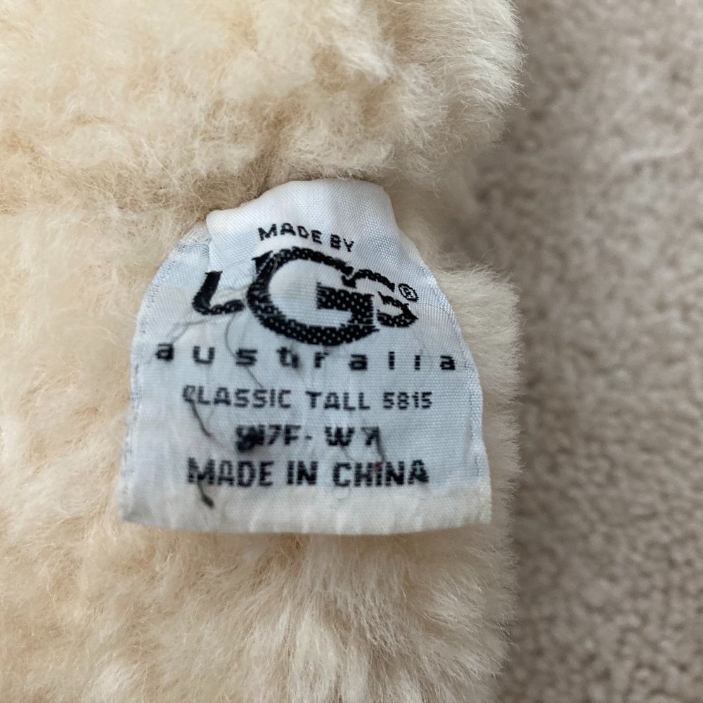 UGGs Classic Tall Boots - Sand Size W 7 - Picture 8 of 9